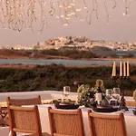 Ξενοδοχείο Laguna Coast Resort, Small Luxury Of The World 5*