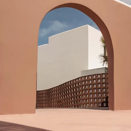 Hotel Laguna Coast Resort, Small Luxury Of The World